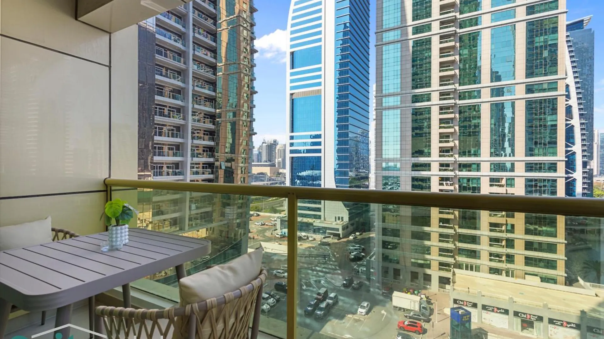 Apartment Stylish 1 Bedroom Near Metro Station In Jlt Dubai